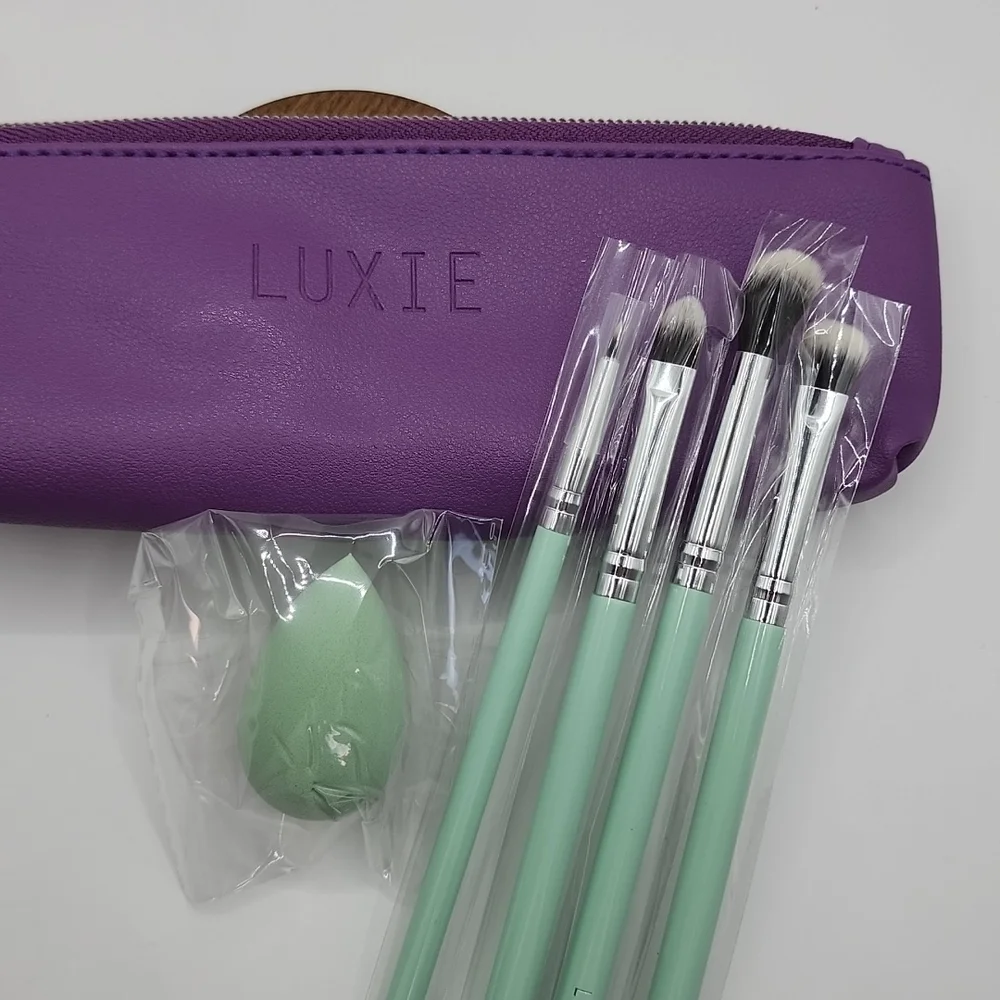 LUXIE FLORALS BRUSH SET - 5 Piece Set